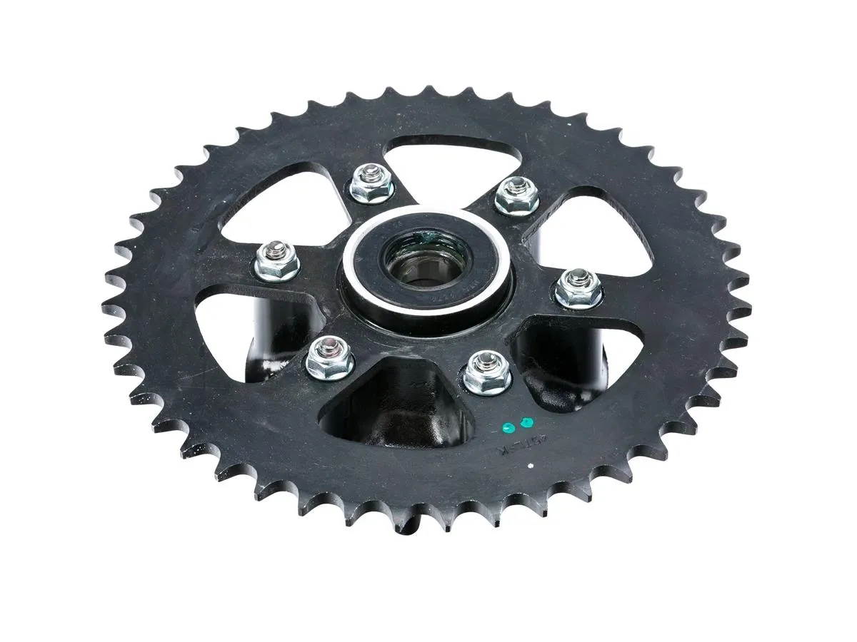 Zabierak koła tylnego+zębatka z-45 Dominar400