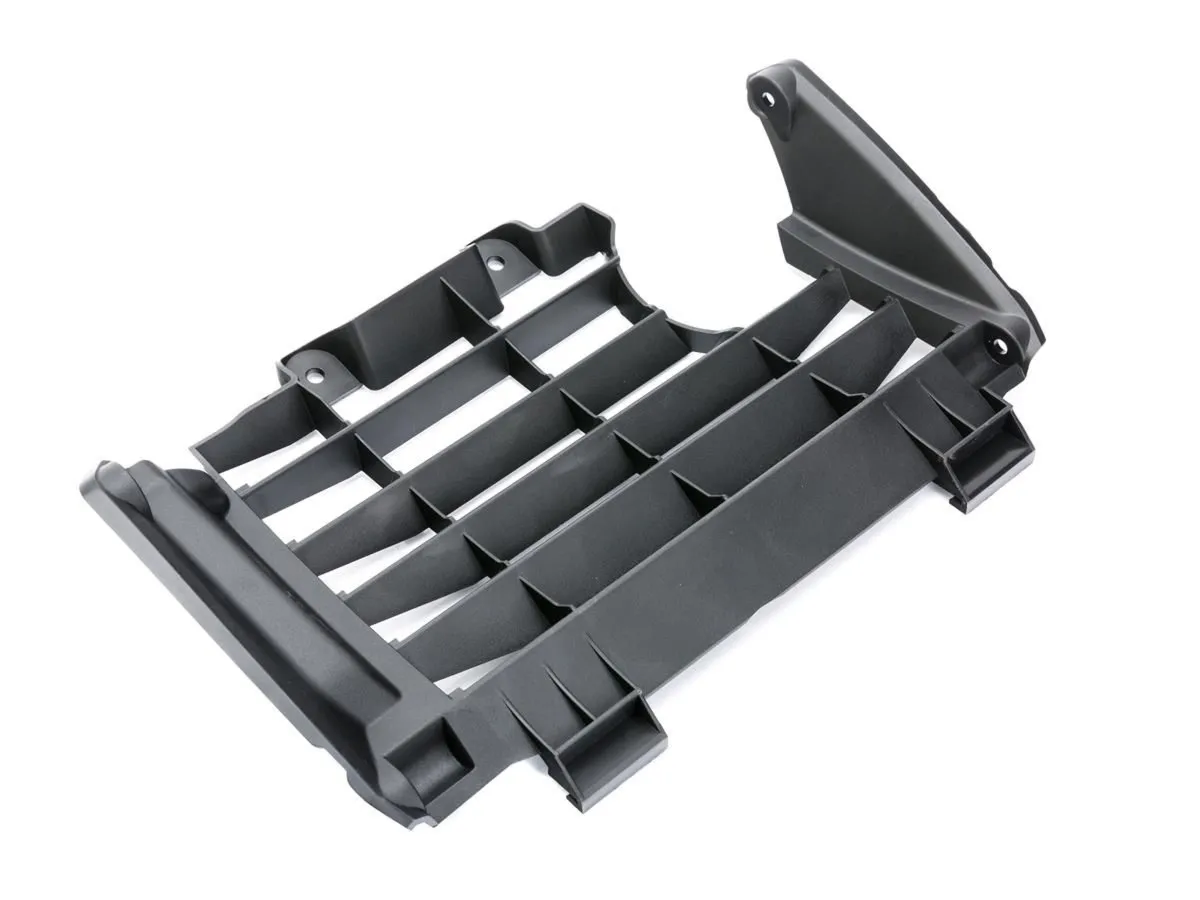 Osłona chłodnicy środkowa Dominar400