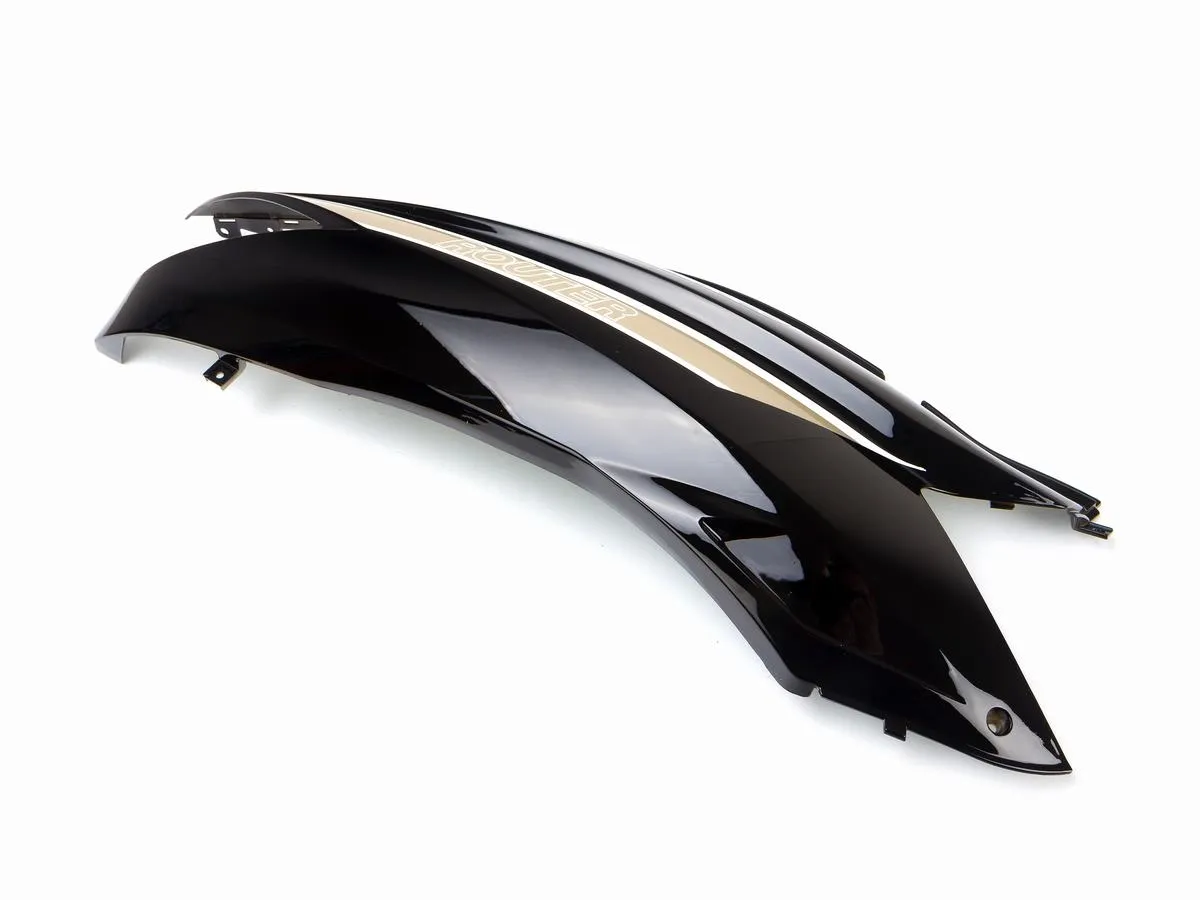 Osłona boczna prawa DELUX8 czarna