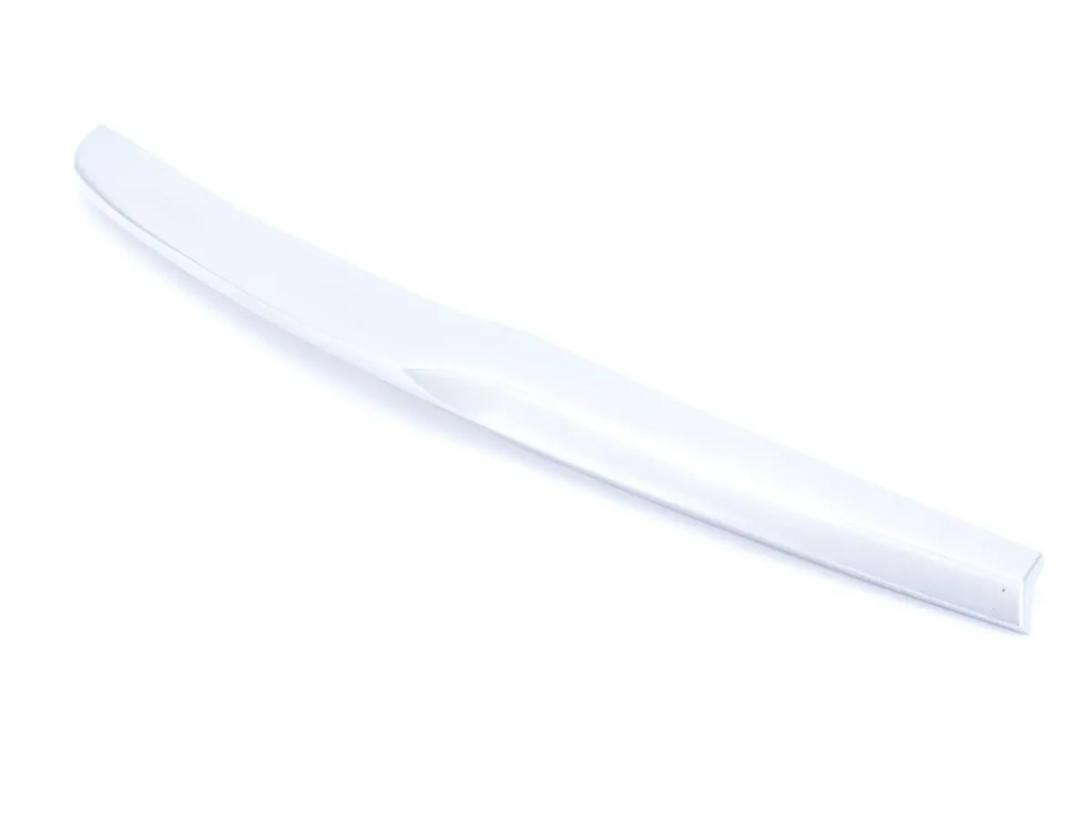 Osłona boczna lewa dolna /listwa/ 787 sreb