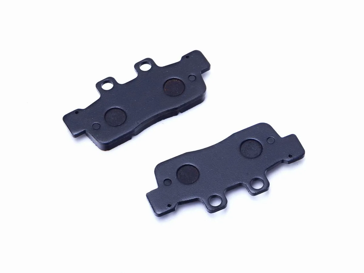 Klocki hamulca (16) przód R125 CVT