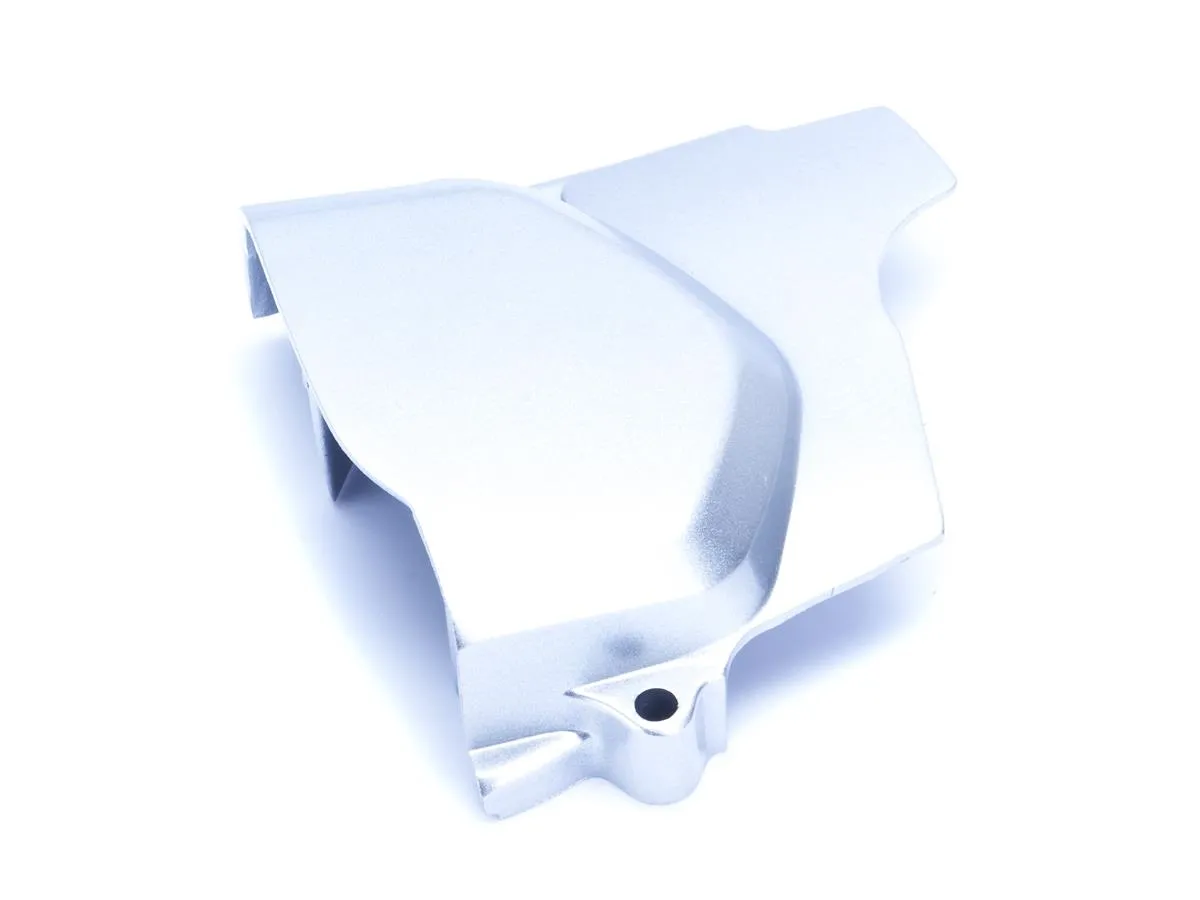 Pokrywa zębatki przedniej XM110