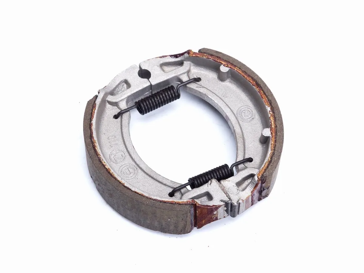 Strona główna 22 Szczęki hamulca tylnego BS110S-2