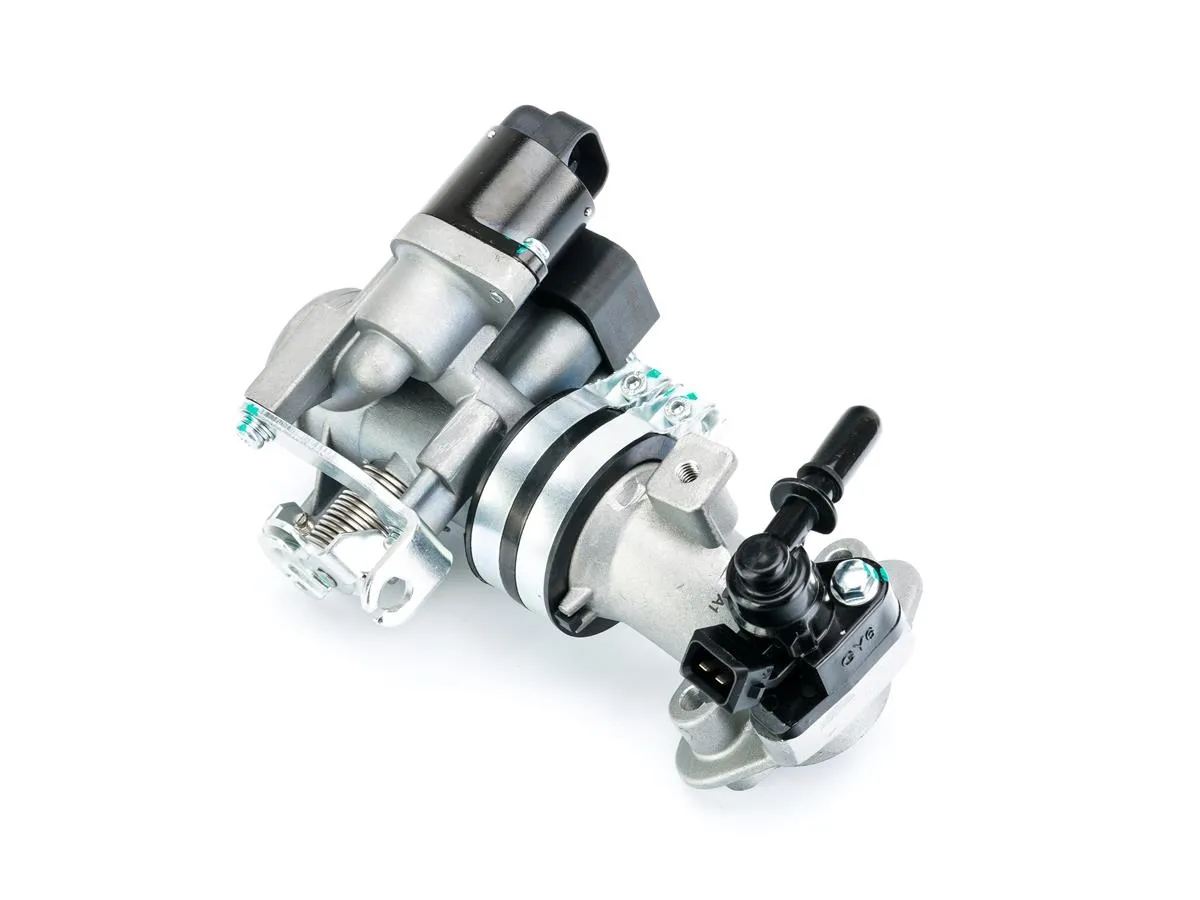 Przepustnica+króciec z wtryskiem GP125