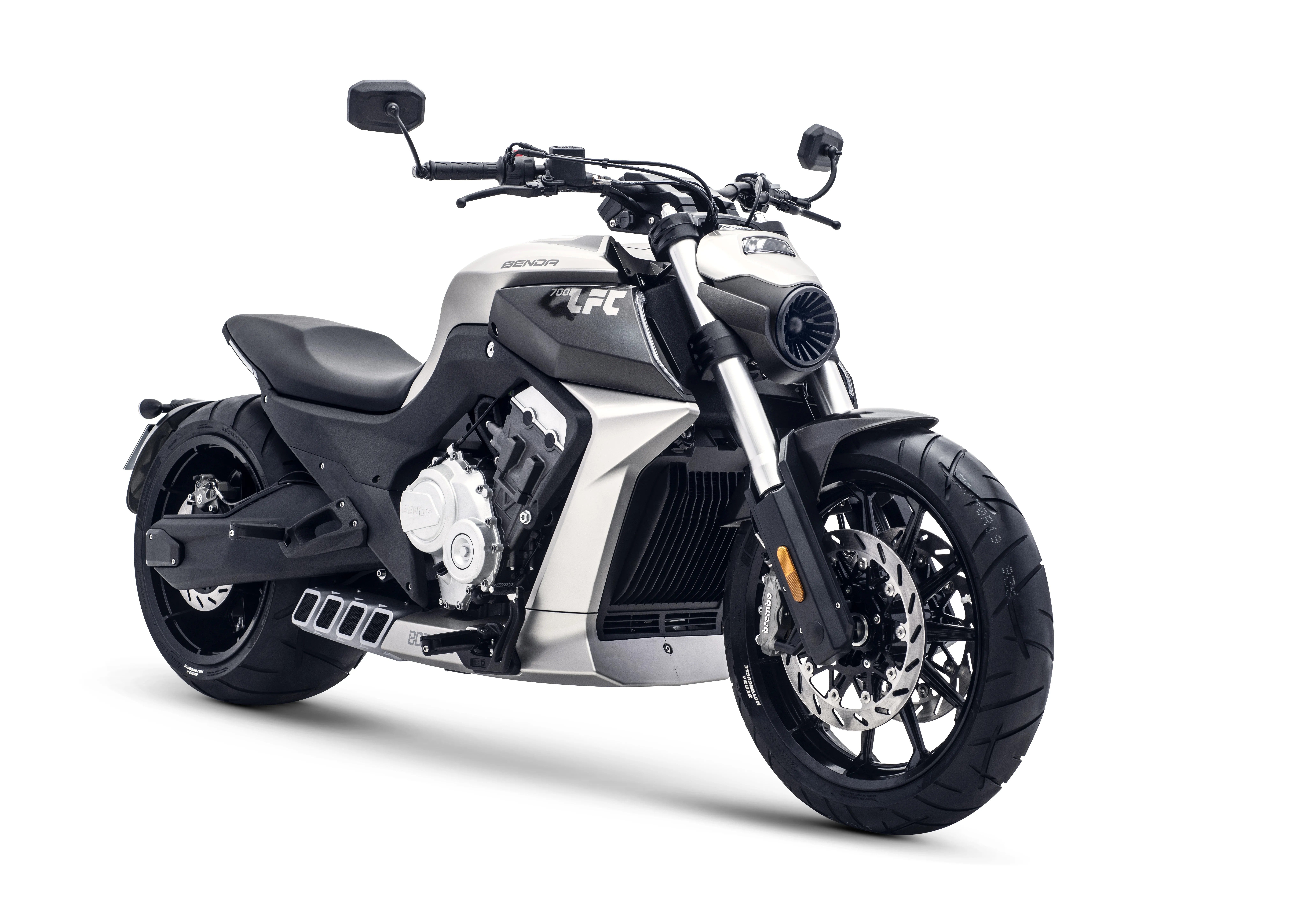 Motocykl BENDA LFC 700 2025