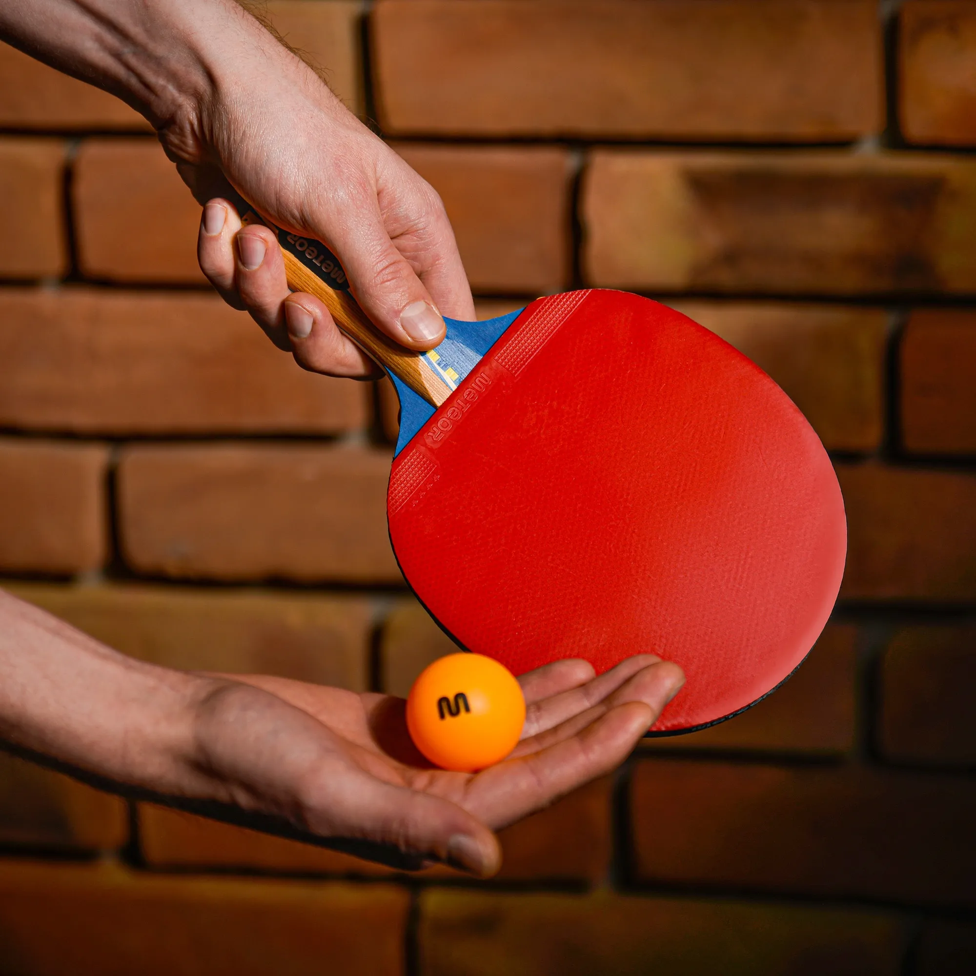 Zestaw do tenisa stołowego Meteor 2 rakietki Sirocco 2*, 3 piłeczki