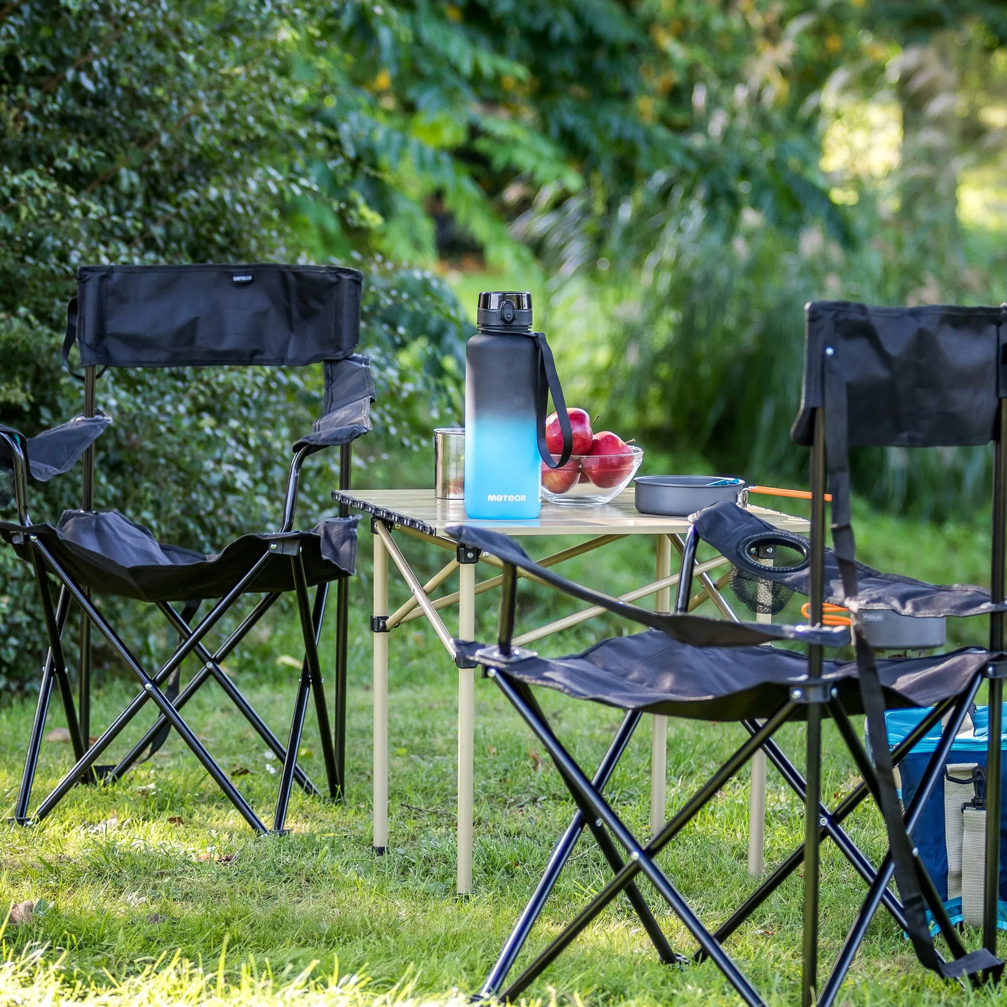 Bidon sportowy Meteor 1500 ml czarny/niebieski