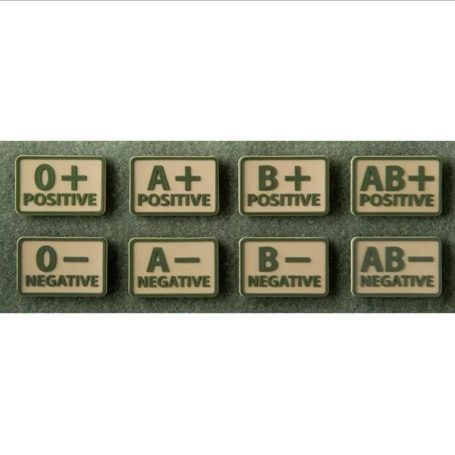 Emblemat Helikon GRUPA KRWI (komplet - 2szt.) - PVC - Beż-Khaki - 0/Rh+ (OD-BLP-RB-13-M04)